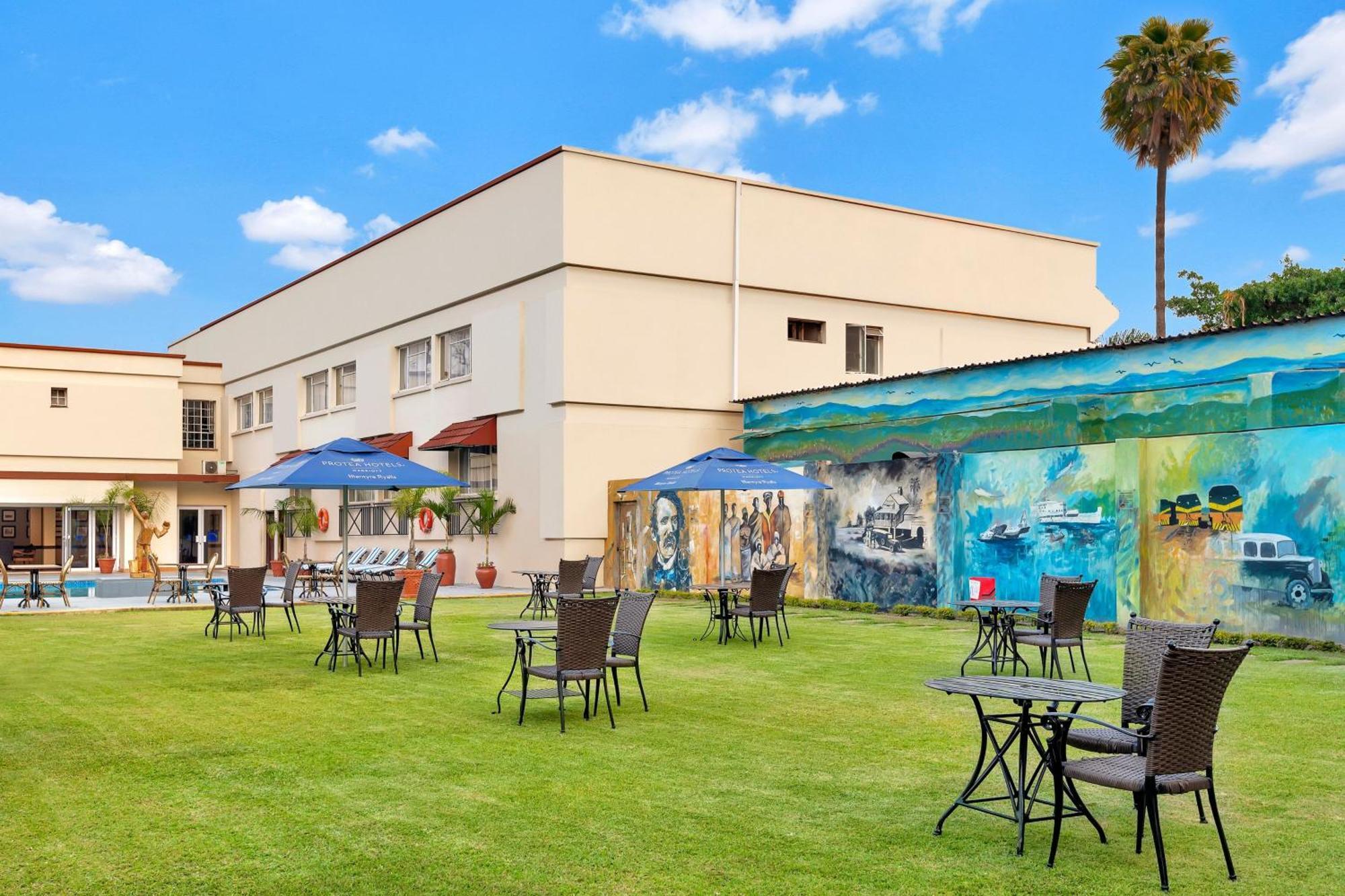 Protea Hotel By Marriott Blantyre Ryalls Extérieur photo