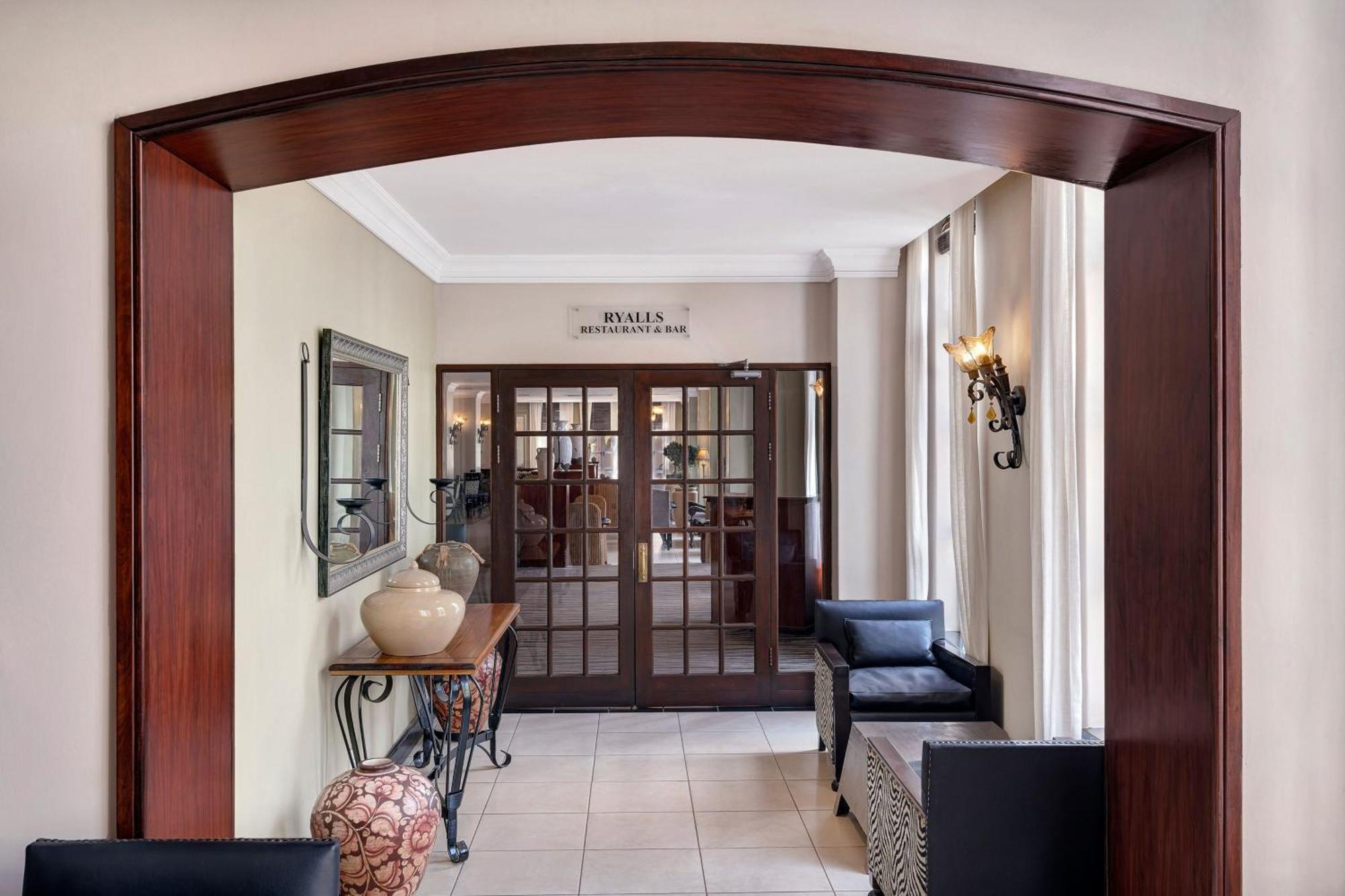 Protea Hotel By Marriott Blantyre Ryalls Extérieur photo